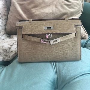 Kelly Pochette Style Bag